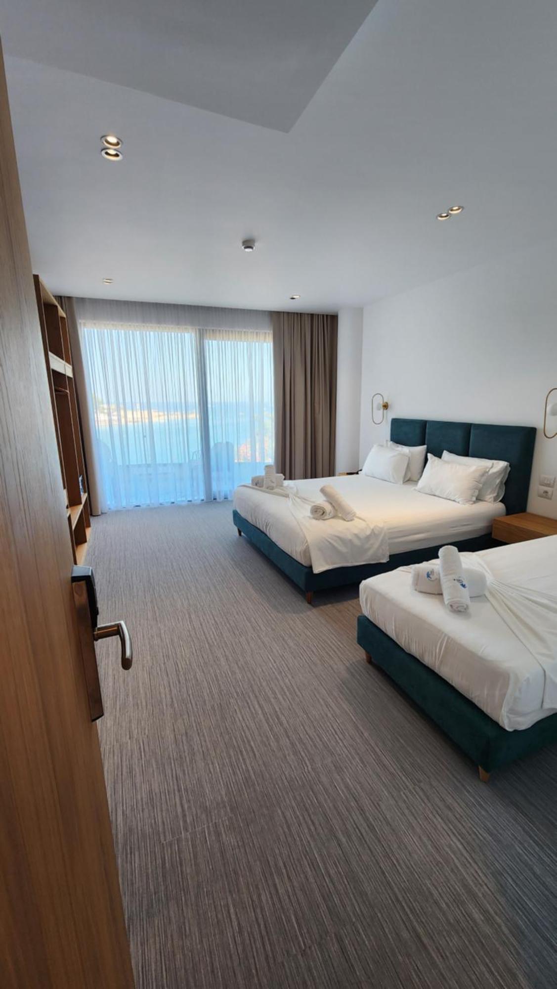 Hotel Manta 4*