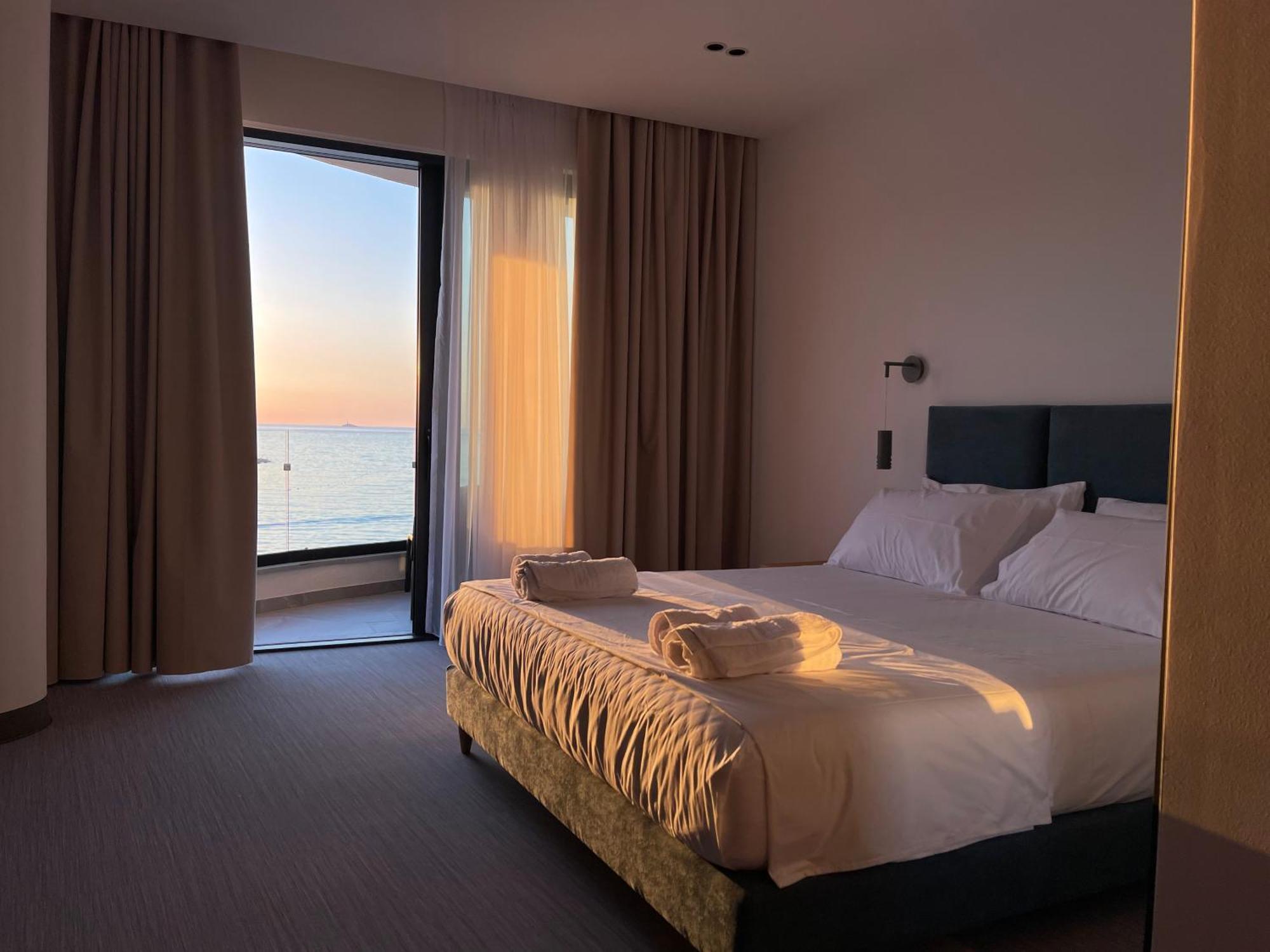 Hotel Manta 4*