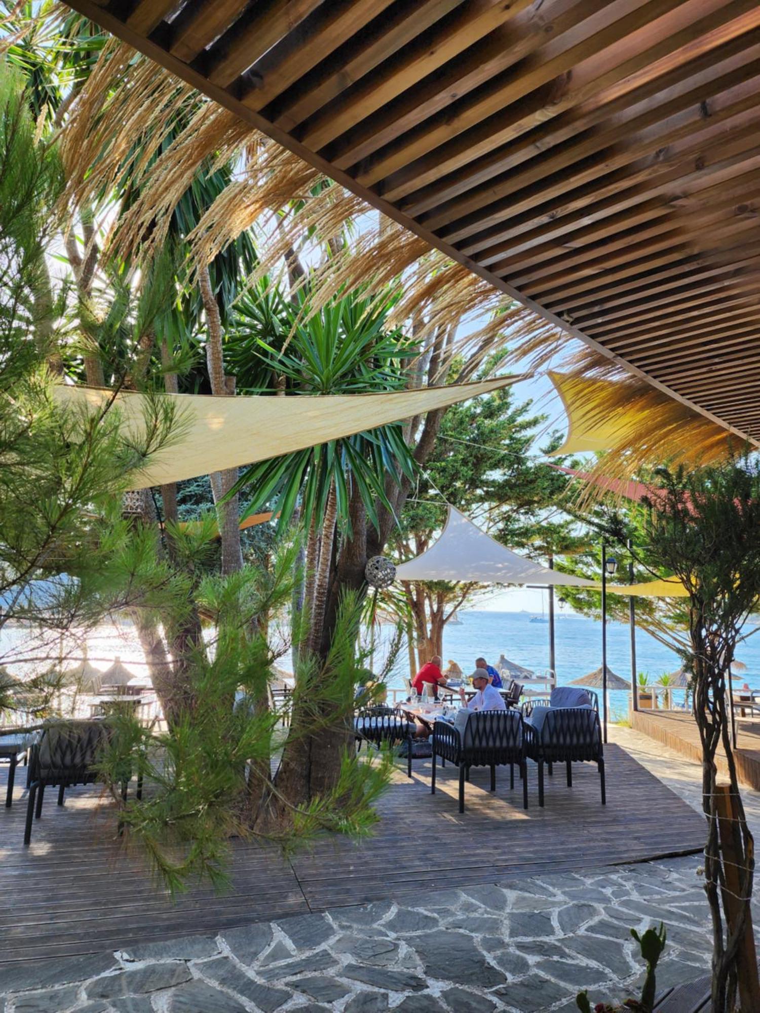 Hotel Manta 4*